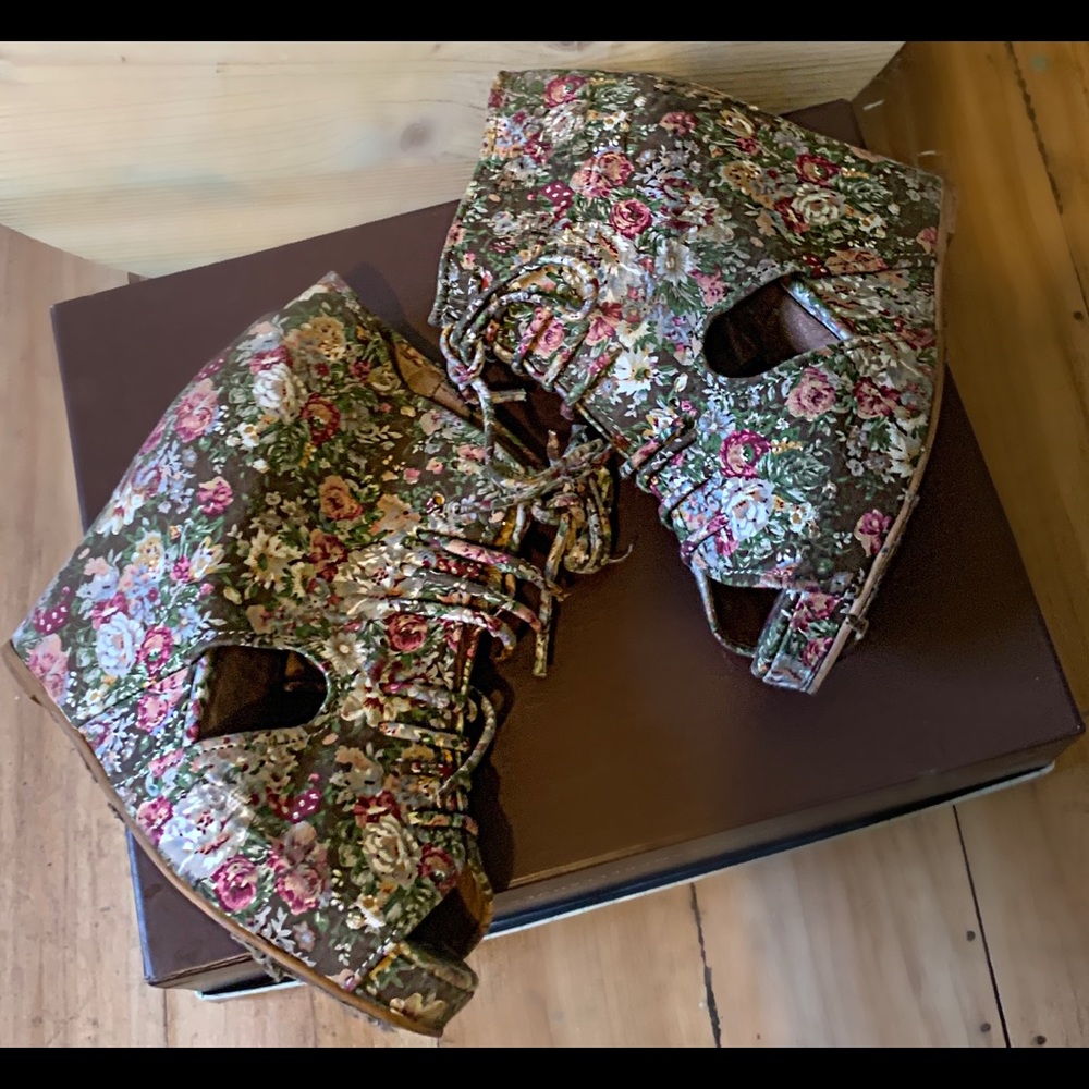 jeffrey Campbell Shoe